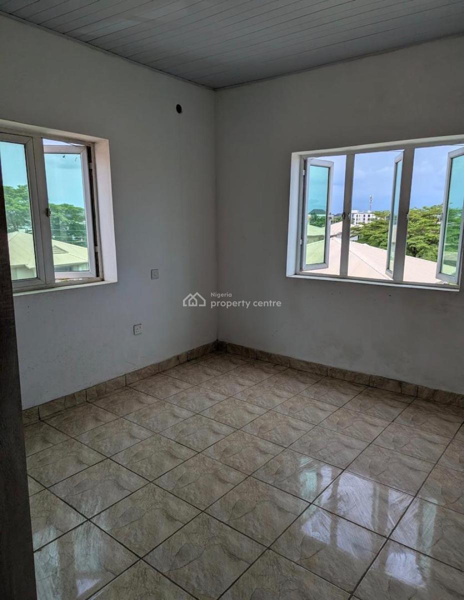 Spacious 2 Bedroom Apartment, Mobil Road, Ilaje, Ajah, Lagos, Flat / Apartment for Rent