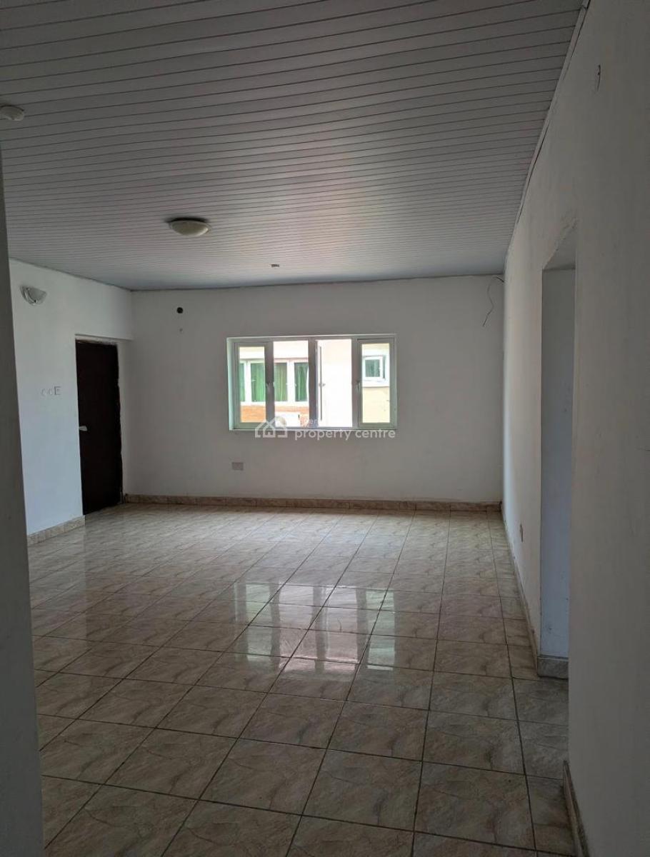 Spacious 2 Bedroom Apartment, Mobil Road, Ilaje, Ajah, Lagos, Flat / Apartment for Rent