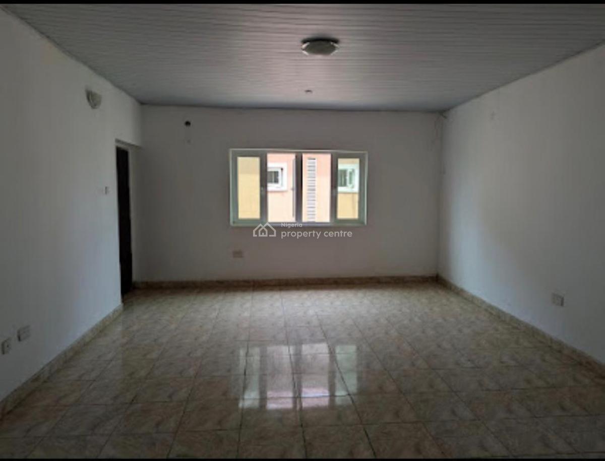 Spacious 2 Bedroom Apartment, Mobil Road, Ilaje, Ajah, Lagos, Flat / Apartment for Rent