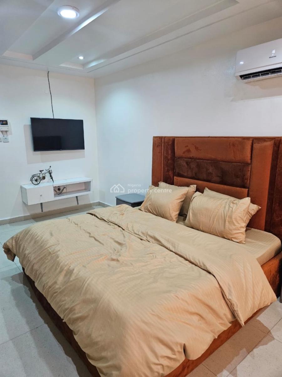 3 Bedrooms Apartment with Bq and Swimming Pool, & Gym, Lekki Phase 1, Lekki, Lagos, Flat / Apartment for Rent