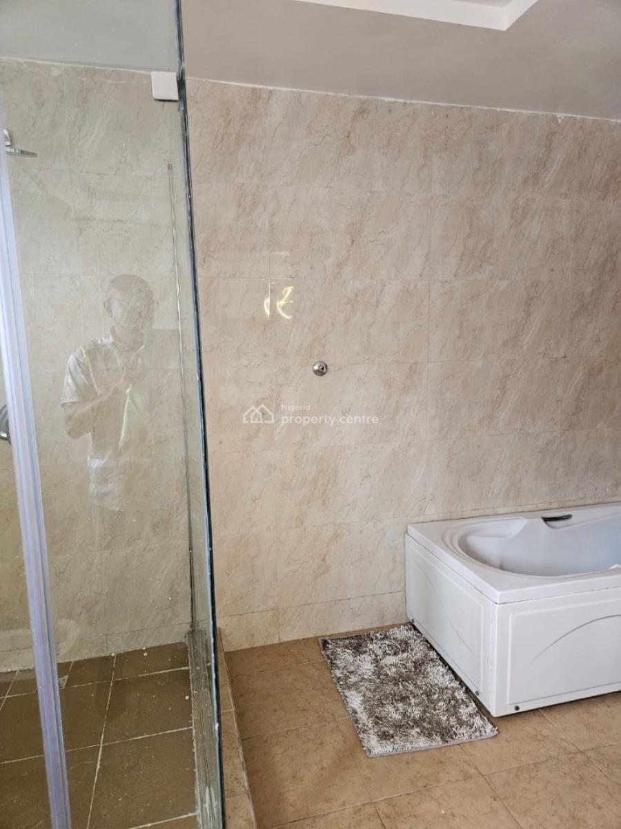 3 Bedrooms Apartment with Bq and Swimming Pool, & Gym, Lekki Phase 1, Lekki, Lagos, Flat / Apartment for Rent