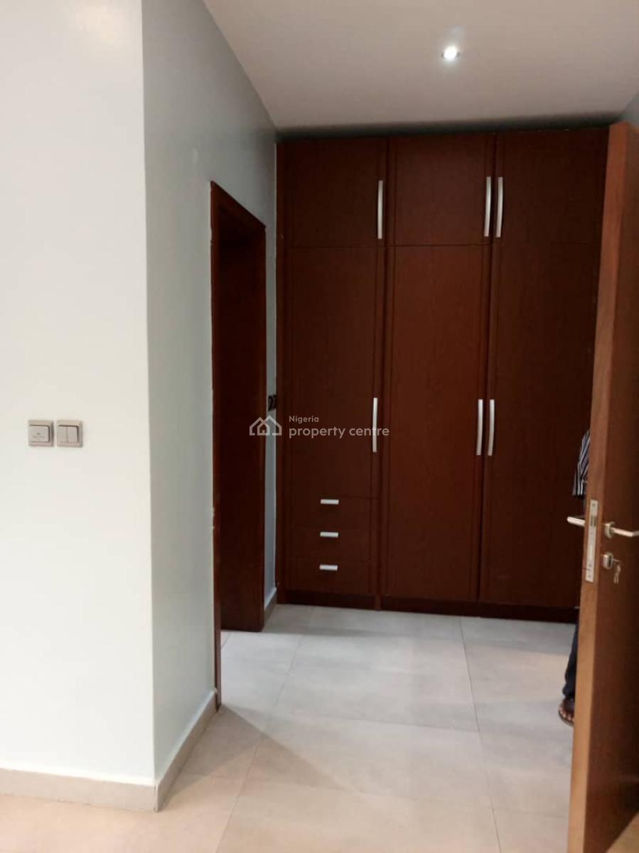 2 Bedroom Flat with Bq  Serviced with:- Gym Swimming Pool  24hr Securi, Banana Island, Ikoyi, Lagos, Flat / Apartment for Rent