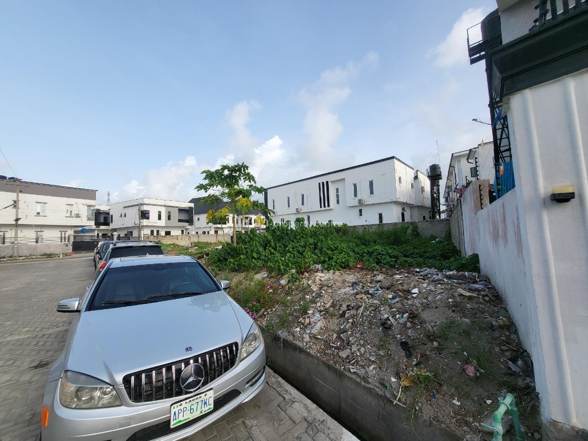 a Vacant Corner Piece Land Measuring 844.200 Sqm, in a Secure Area, Lekki County, Ikota, Lekki, Lagos, Residential Land for Sale