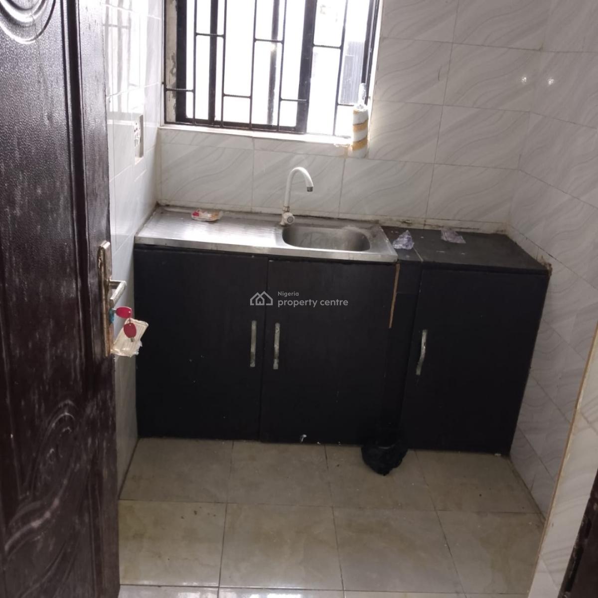 Well Maintained 2 Bedroom Flat, Dkk, Sangotedo, Ajah, Lagos, Flat / Apartment for Rent