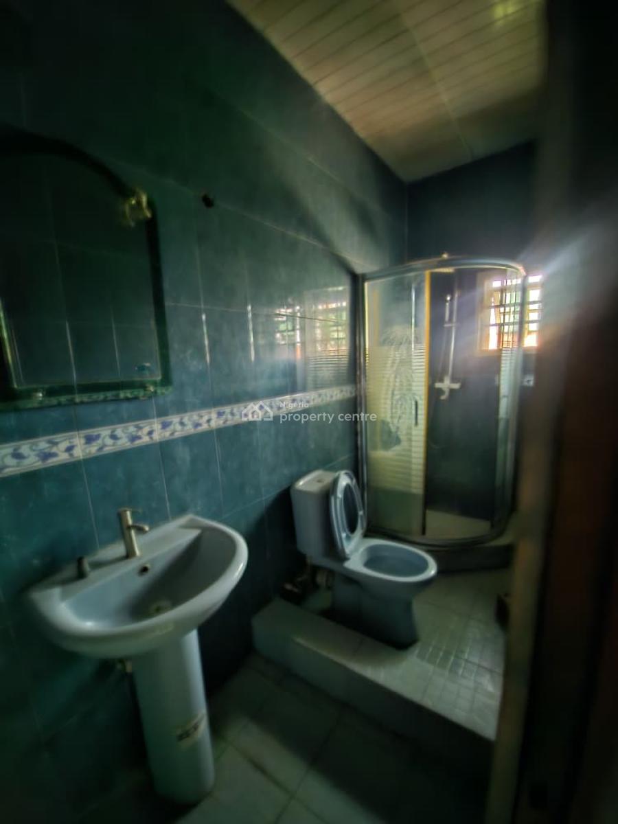 Clean & Decent 4 Bedroom Duplex, Waterfront Estate, Gra Phase 1, Magodo, Lagos, Detached Duplex for Rent