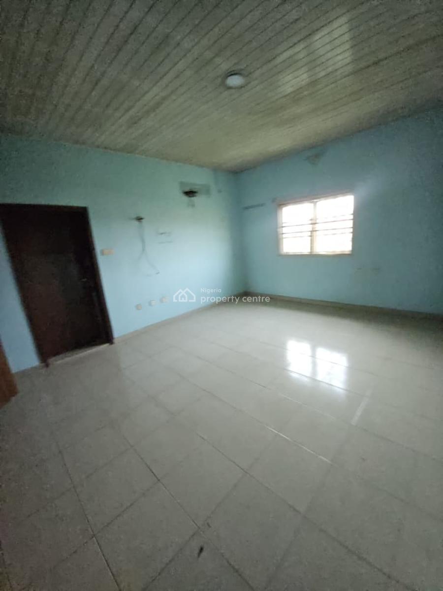 Clean & Decent 4 Bedroom Duplex, Waterfront Estate, Gra Phase 1, Magodo, Lagos, Detached Duplex for Rent