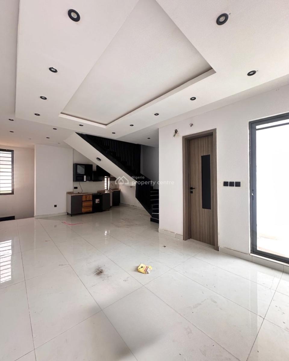 Serviced 2 Bedroom Terraced with Ensuite Rooms, Ologolo, Lekki, Lagos, Terraced Duplex for Rent