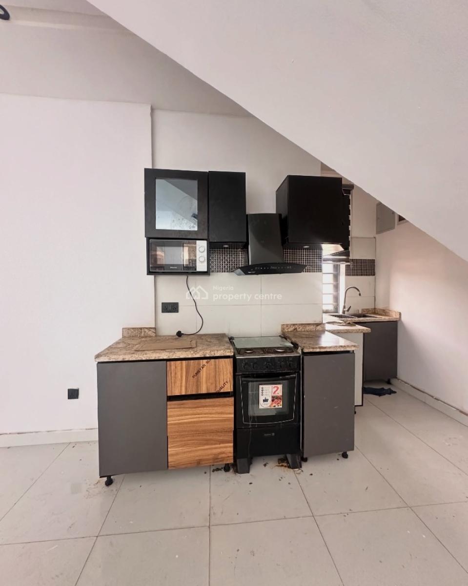 Serviced 2 Bedroom Terraced with Ensuite Rooms, Ologolo, Lekki, Lagos, Terraced Duplex for Rent