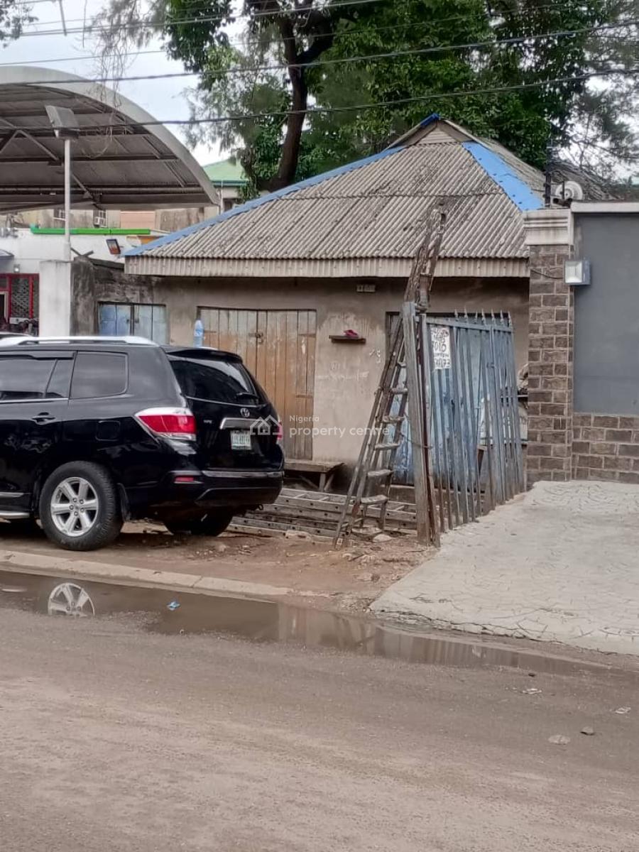 Bungalow on Half Plot Land  Directly on Herbert Macaulay Way., Herbert Macaulay Way., Yaba, Lagos, Land for Sale