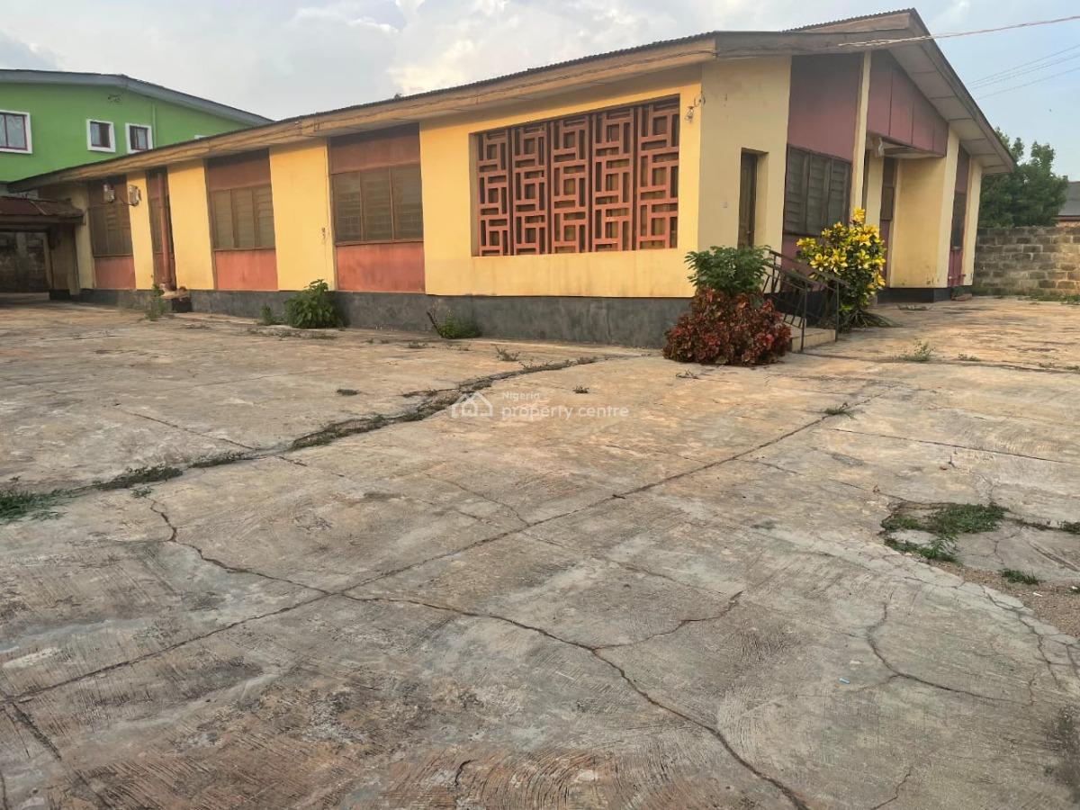 Bungalow in a Good Location, Old Ife Road, Ibadan, Oyo, Detached Bungalow for Sale