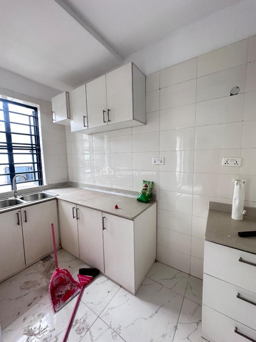 2 Bedroom Apartment, Ologolo, Lekki, Lagos, Flat / Apartment for Rent