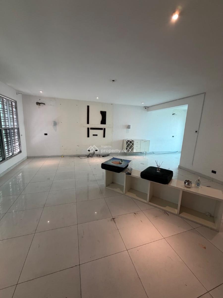 Spacious Serviced 4 Bedroom Terrace Duplex with Bq, Lekki Phase 1, Lekki, Lagos, Terraced Duplex for Sale