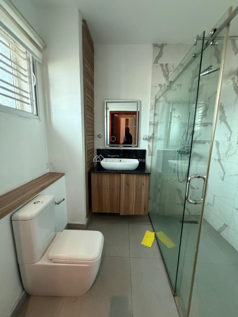 Spacious Serviced 4 Bedroom Terrace Duplex with Bq, Lekki Phase 1, Lekki, Lagos, Terraced Duplex for Sale