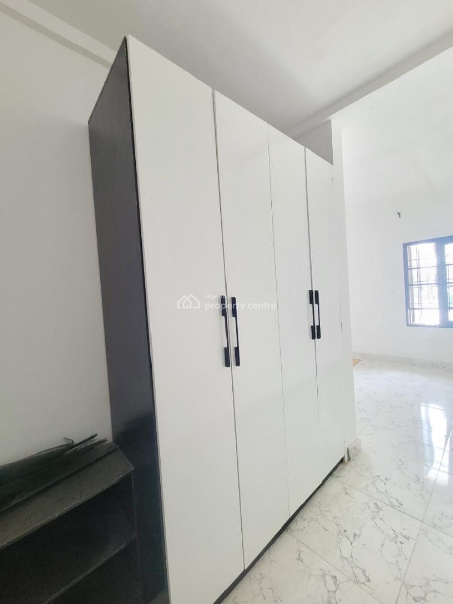 Spacious and Clean 3 Bedroom Apartment, Orchid Road, Lekki, Lagos, Flat / Apartment for Rent