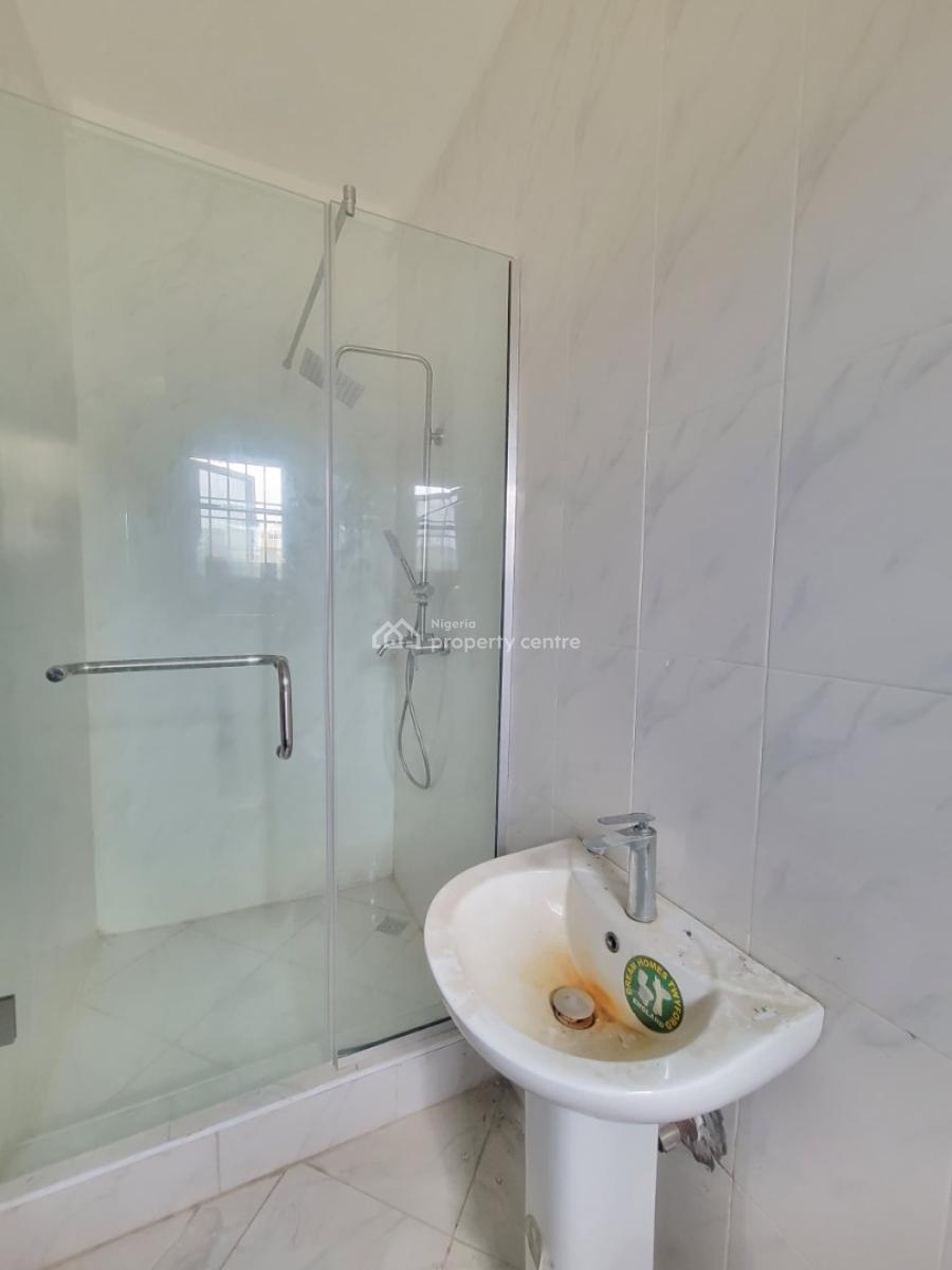 Spacious and Clean 3 Bedroom Apartment, Orchid Road, Lekki, Lagos, Flat / Apartment for Rent