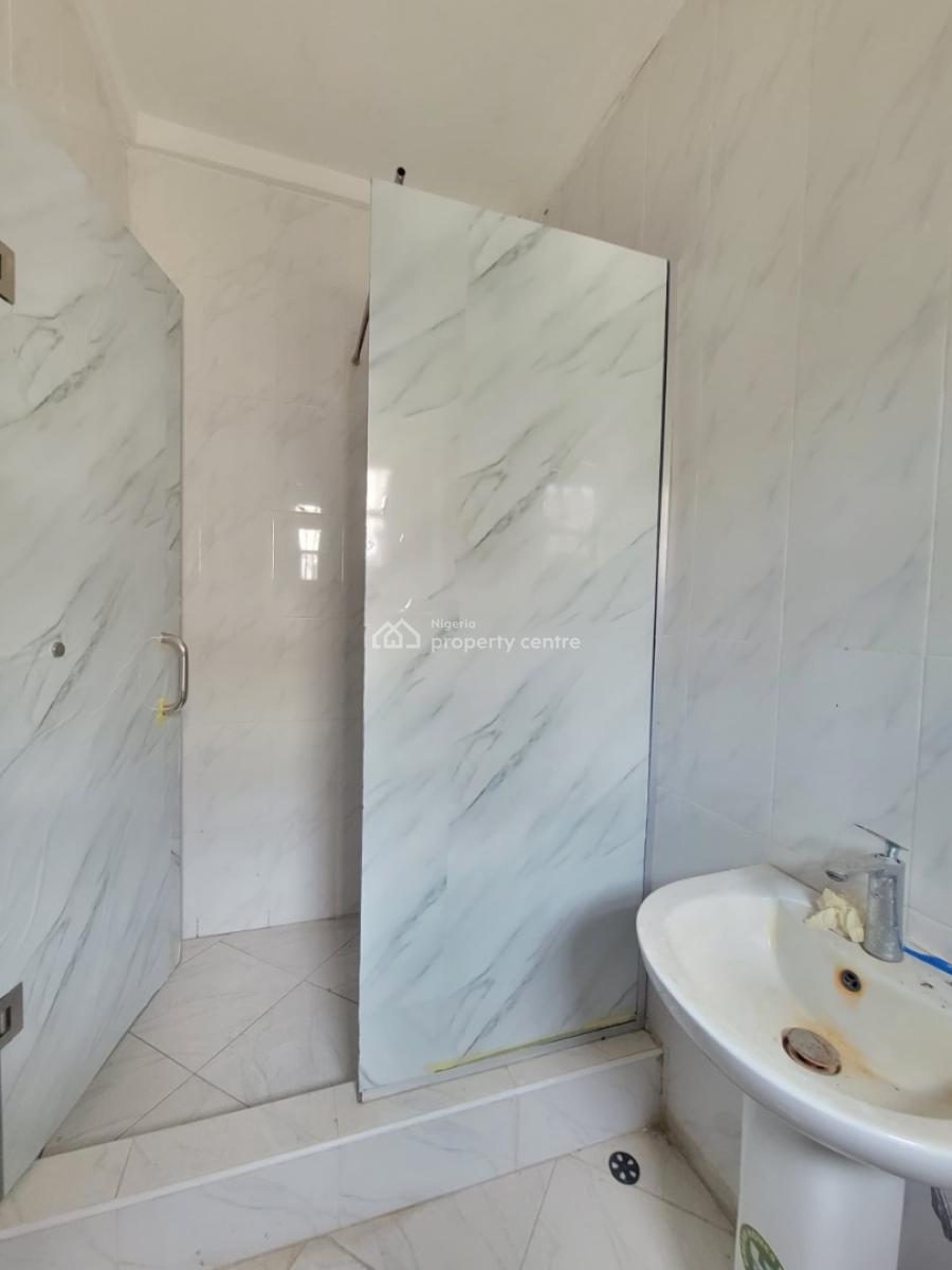 Spacious and Clean 3 Bedroom Apartment, Orchid Road, Lekki, Lagos, Flat / Apartment for Rent