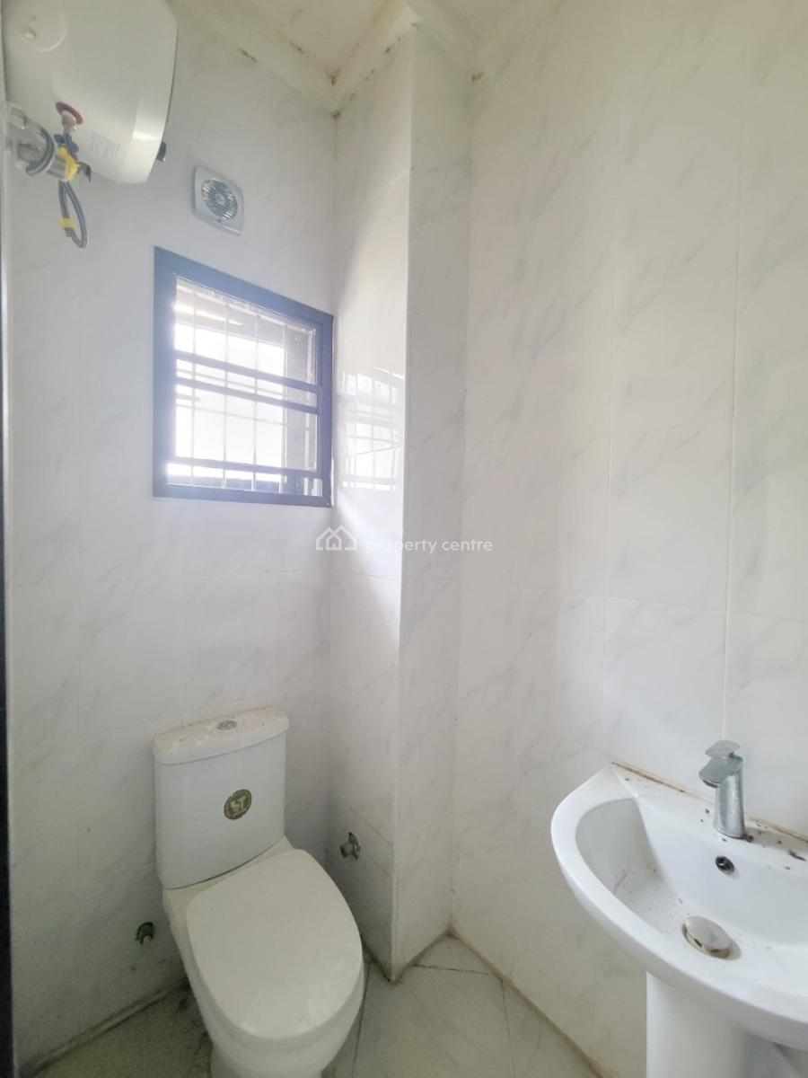 Spacious and Clean 3 Bedroom Apartment, Orchid Road, Lekki, Lagos, Flat / Apartment for Rent