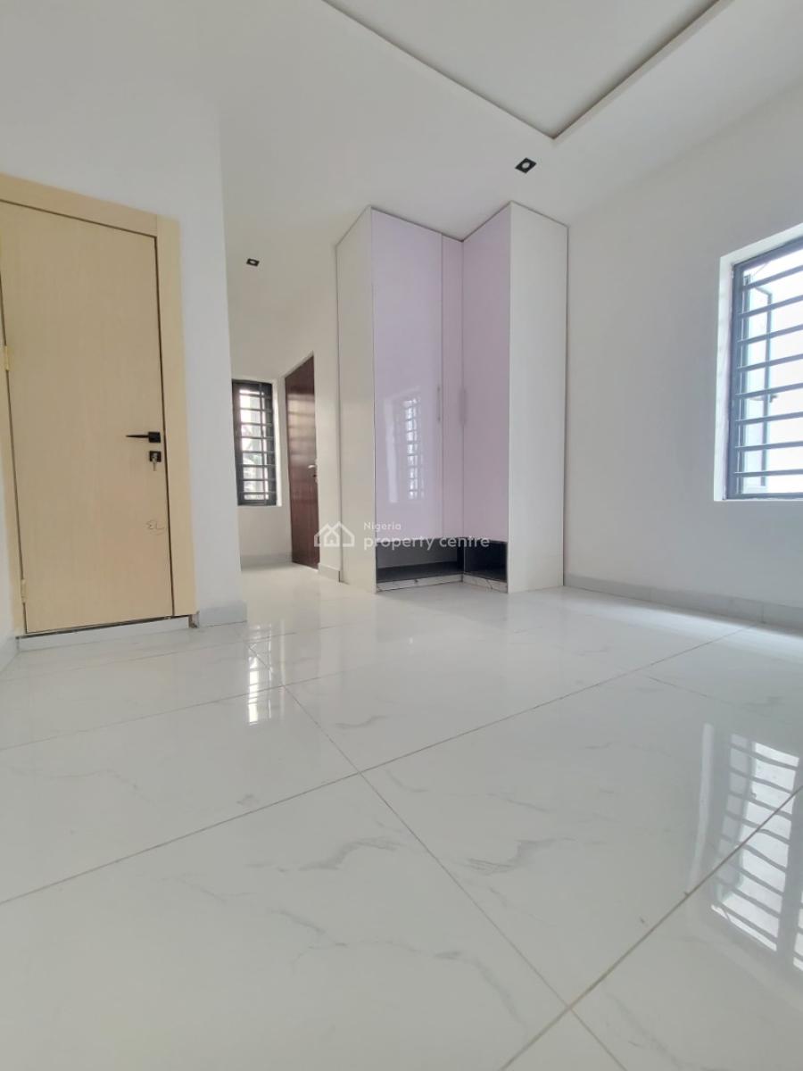 Spacious and Sharp 2 Bedroom Apartment, Mavilla Estate, Orchid Road, Lekki, Lagos, Flat / Apartment for Sale