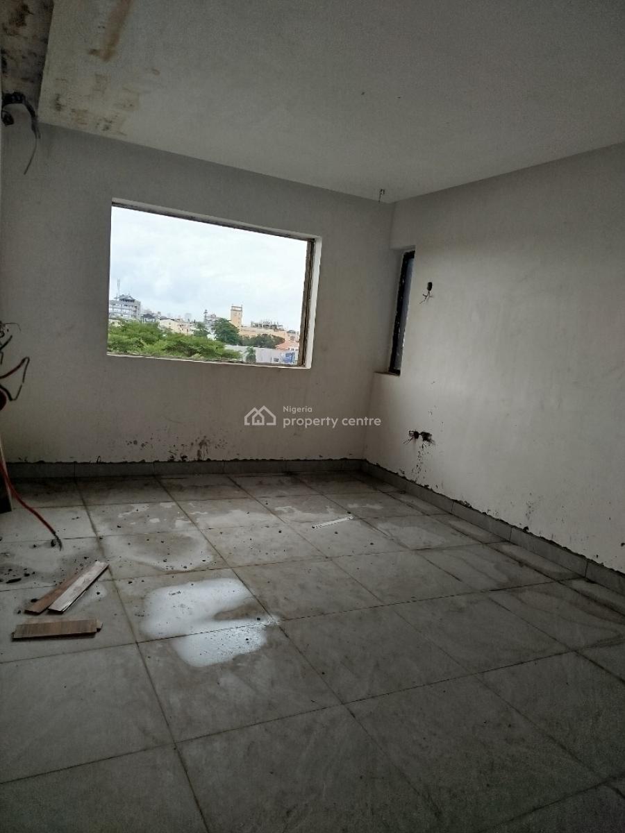 3 Bedroom Apartment with Bq, Yaba, Lagos, Block of Flats for Sale