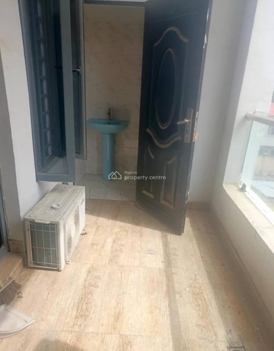 Opulent Spacious 2 Bedroom Apartment in a Secure Estate, Ilasan, Lekki, Lagos, Flat / Apartment for Rent