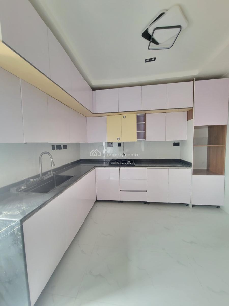 Spacious and Standard 3bedroom Apartment, Mavilla Estate, Orchid Road, Lekki, Lagos, Flat / Apartment for Sale