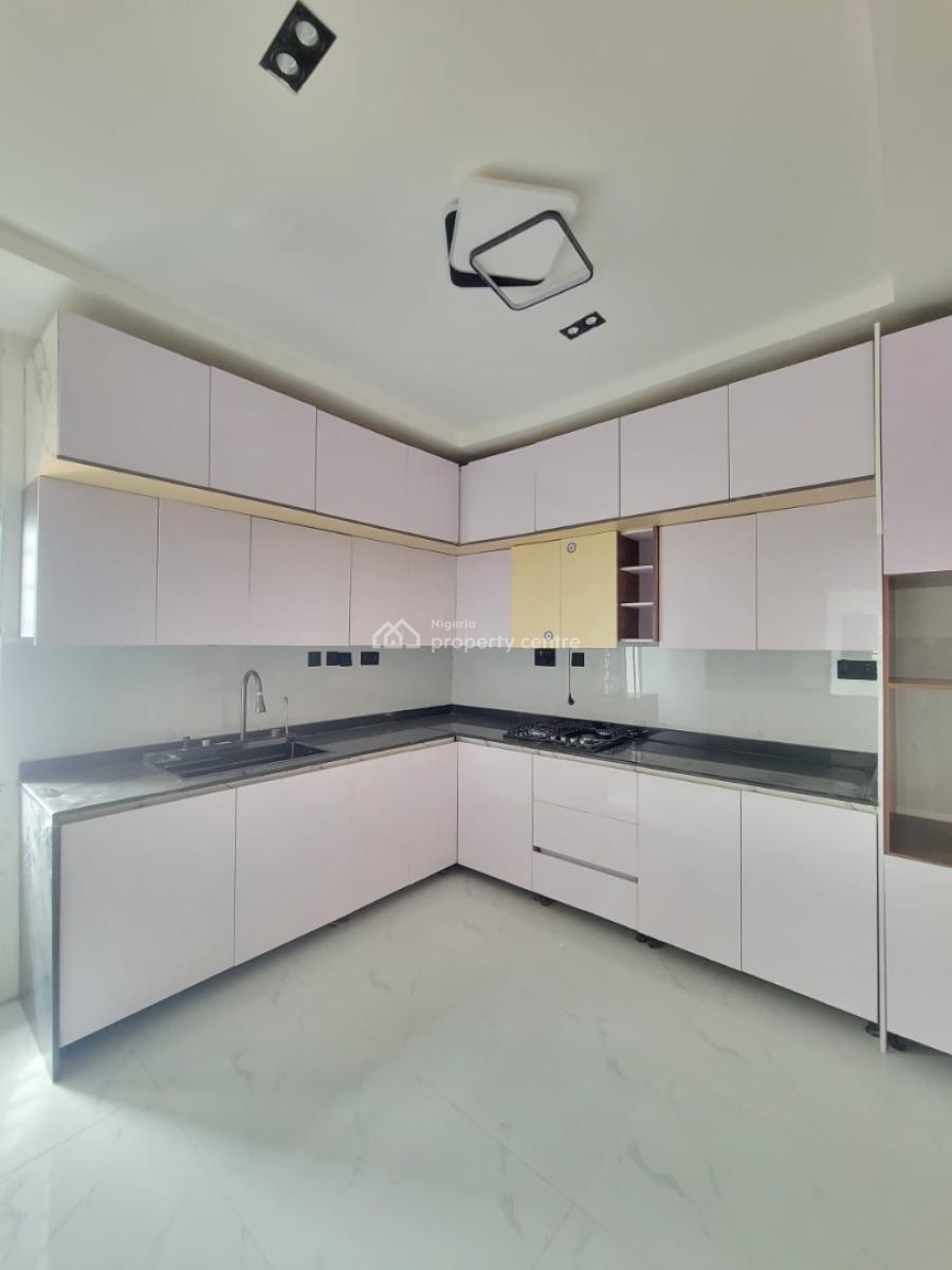 Spacious and Standard 3bedroom Apartment, Mavilla Estate, Orchid Road, Lekki, Lagos, Flat / Apartment for Sale