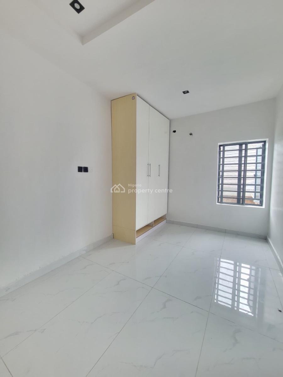 Spacious and Standard 3bedroom Apartment, Mavilla Estate, Orchid Road, Lekki, Lagos, Flat / Apartment for Sale