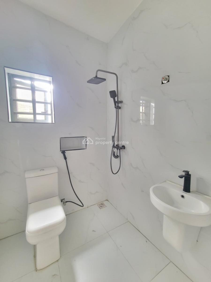 Spacious and Standard 3bedroom Apartment, Mavilla Estate, Orchid Road, Lekki, Lagos, Flat / Apartment for Sale