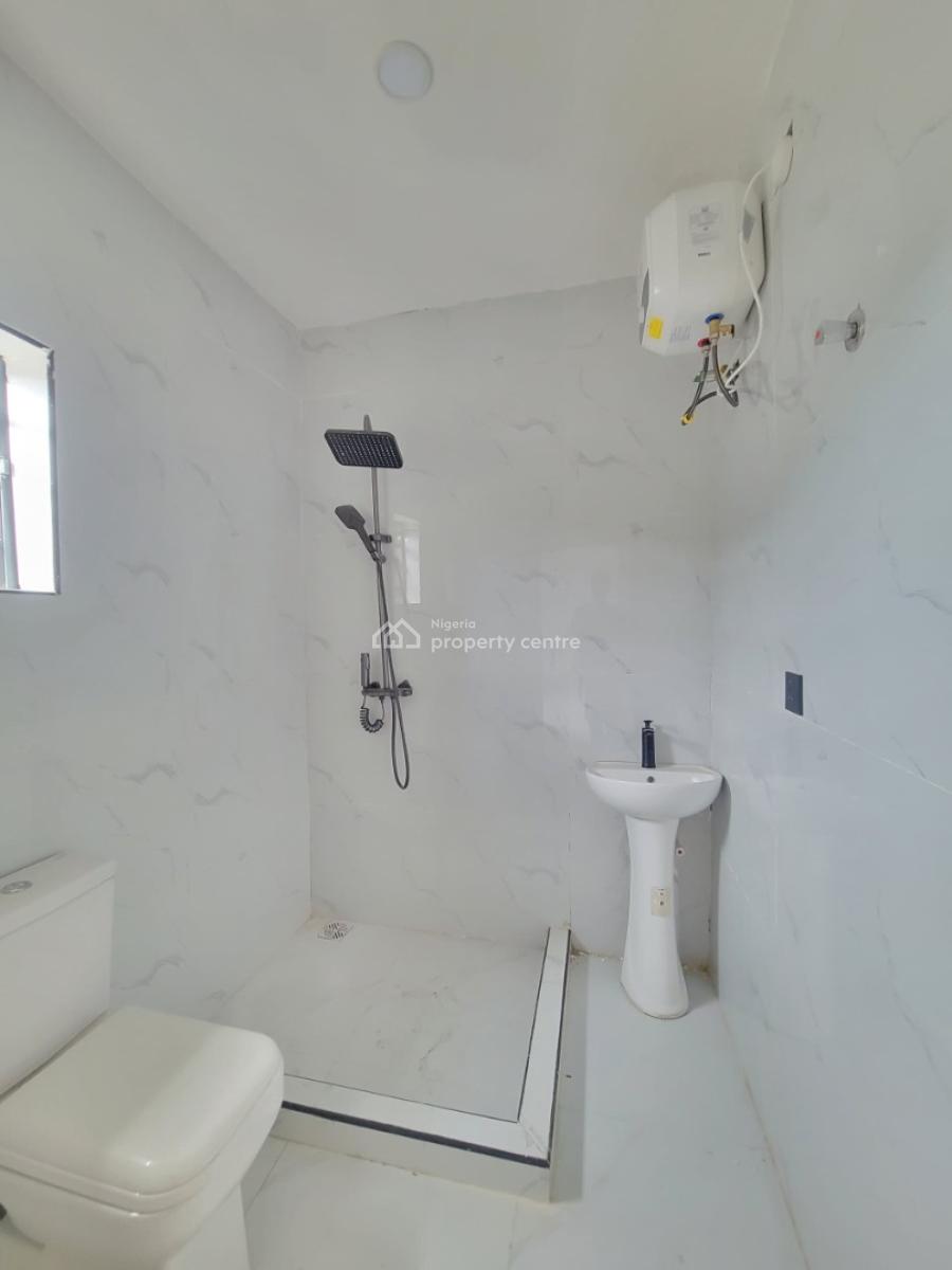 Spacious and Standard 3bedroom Apartment, Mavilla Estate, Orchid Road, Lekki, Lagos, Flat / Apartment for Sale