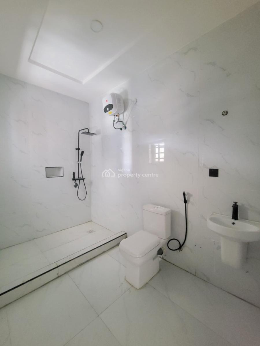 Spacious and Standard 3bedroom Apartment, Mavilla Estate, Orchid Road, Lekki, Lagos, Flat / Apartment for Sale