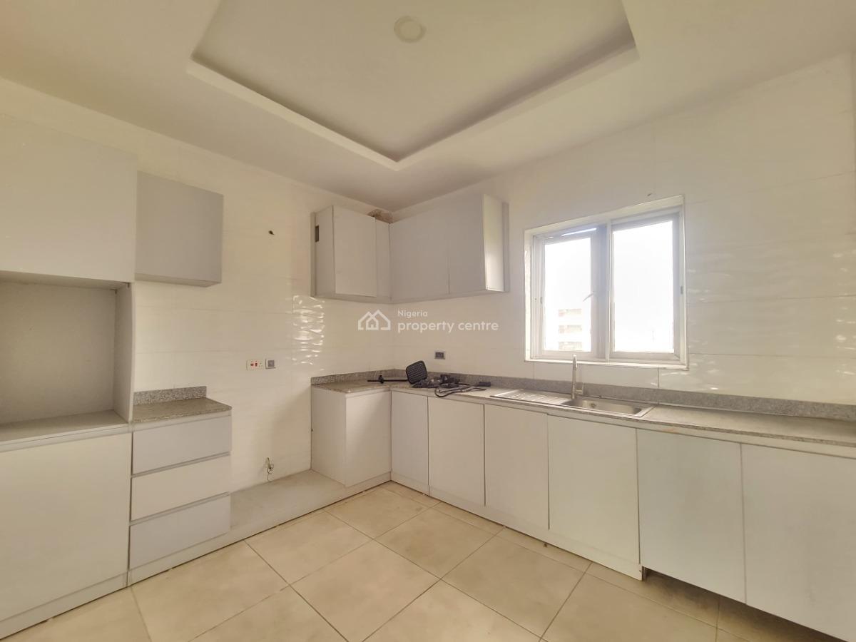 Spacious and Sharp 2 Bedroom Apartment, Orchid Road, Lekki, Lagos, Flat / Apartment for Sale