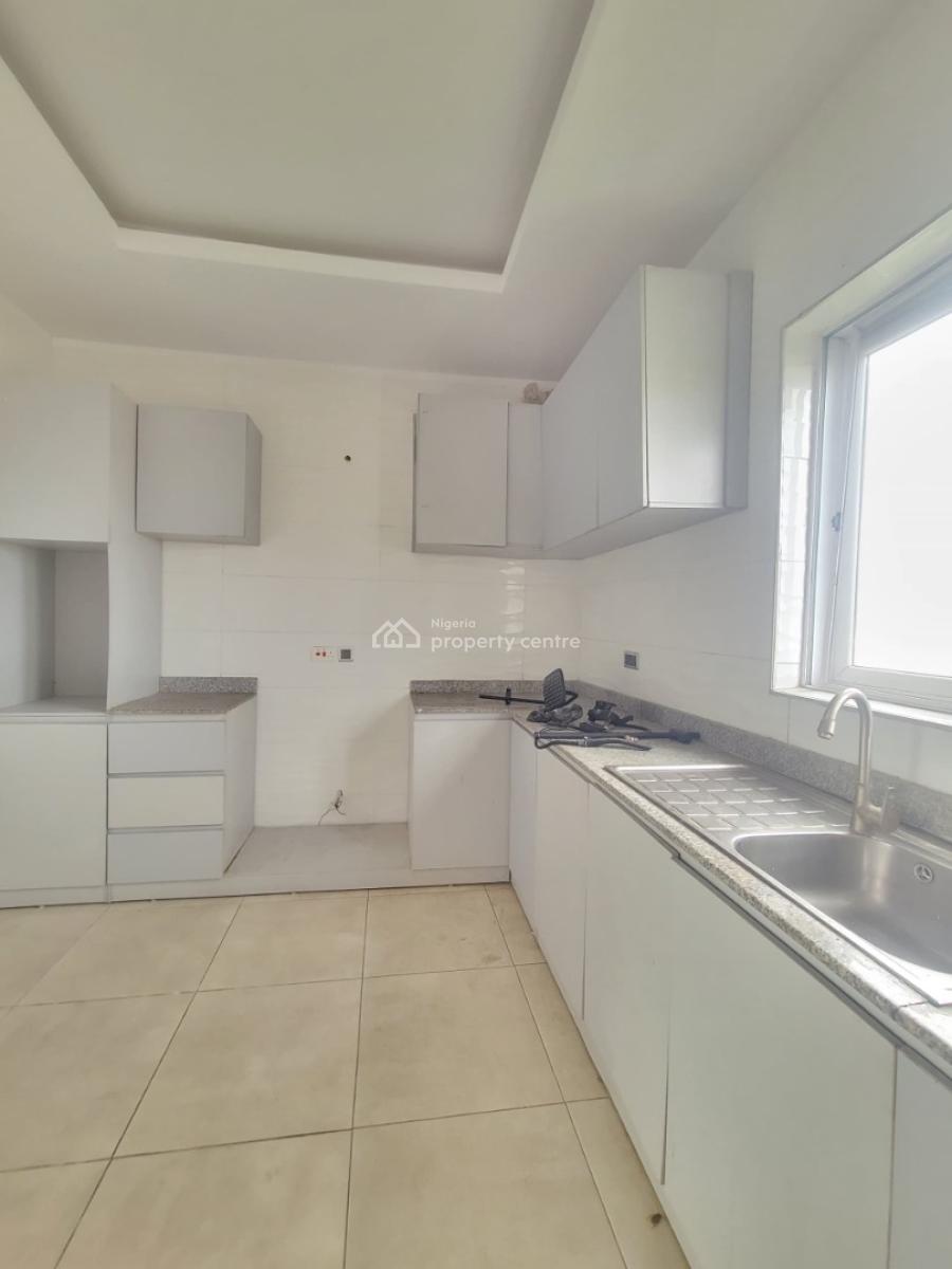 Spacious and Sharp 2 Bedroom Apartment, Orchid Road, Lekki, Lagos, Flat / Apartment for Sale