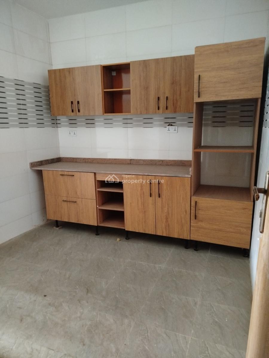 Spaciously Built 3 Bedroom Apartment with Bq, Alagomeji, Yaba, Lagos, Block of Flats for Sale