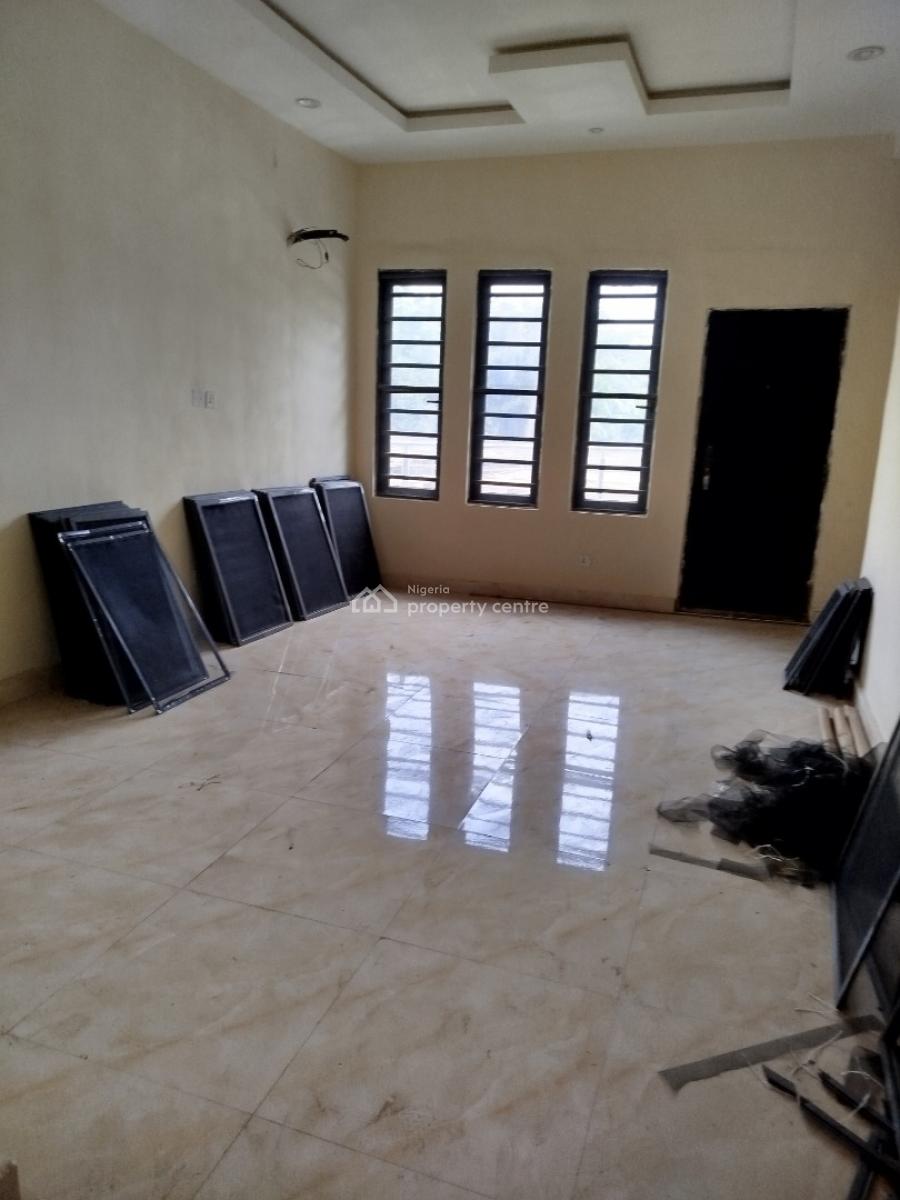 Spaciously Built 3 Bedroom Apartment with Bq, Alagomeji, Yaba, Lagos, Block of Flats for Sale