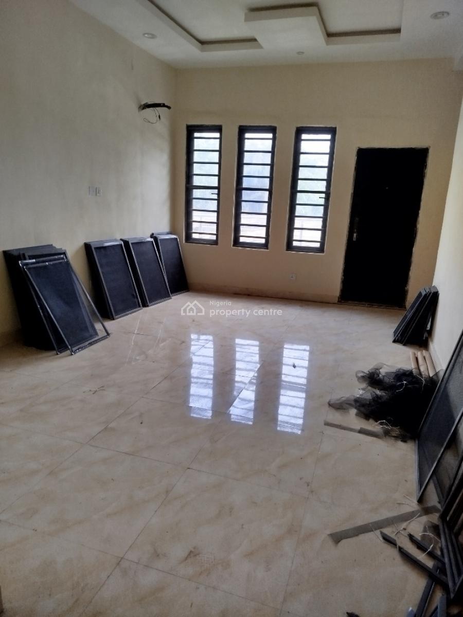 Spaciously Built 3 Bedroom Apartment with Bq, Alagomeji, Yaba, Lagos, Block of Flats for Sale