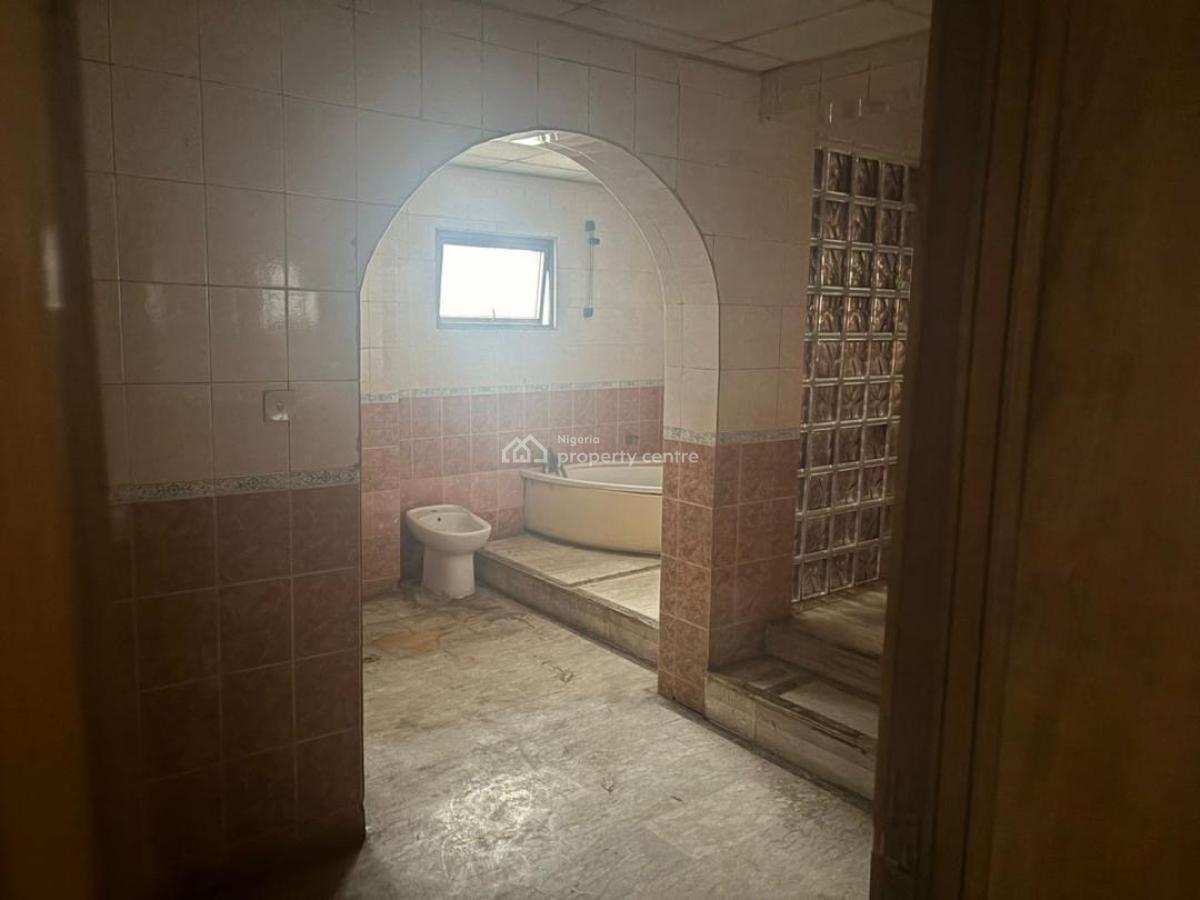 Commercial Building, Victoria Island (vi), Lagos, Commercial Property for Rent