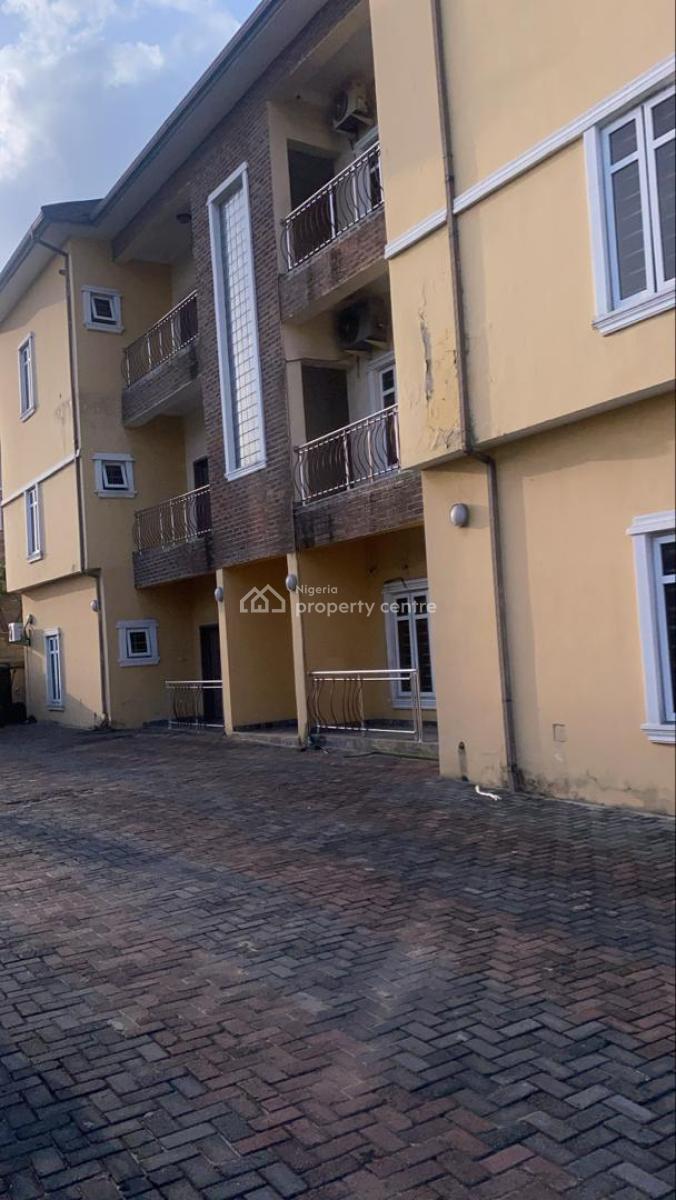 a 2bedroom Apartment with No Bq, Lekki Phase 1, Lekki, Lagos, Flat / Apartment for Rent