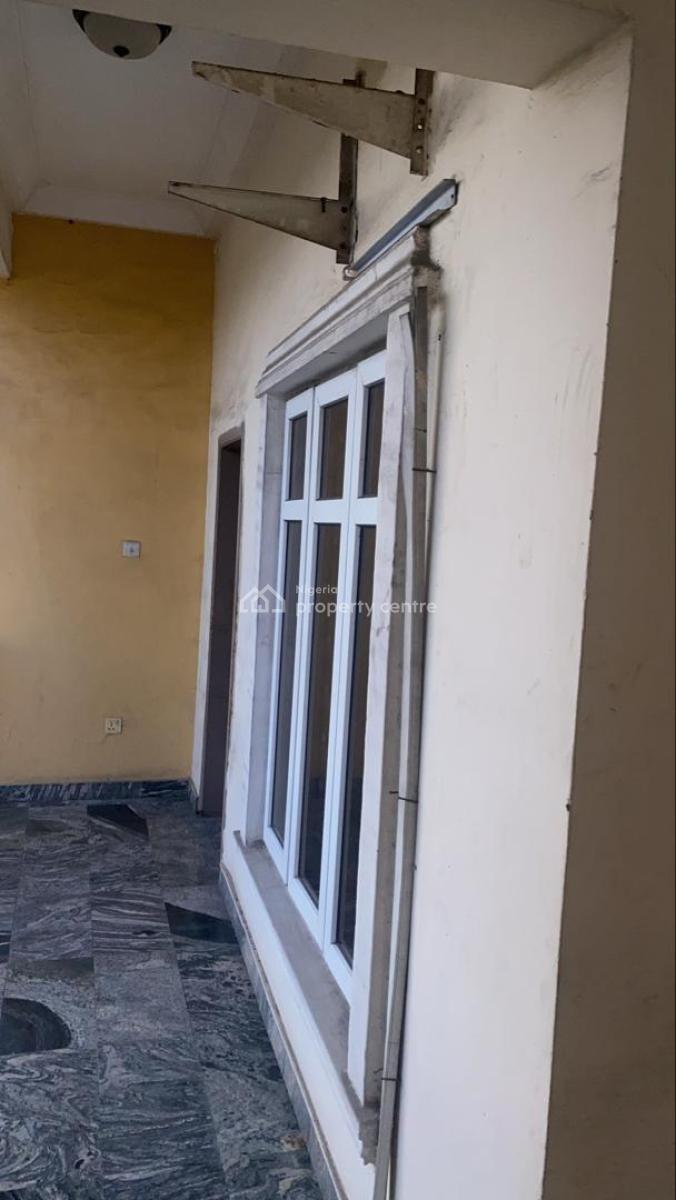 a 2bedroom Apartment with No Bq, Lekki Phase 1, Lekki, Lagos, Flat / Apartment for Rent