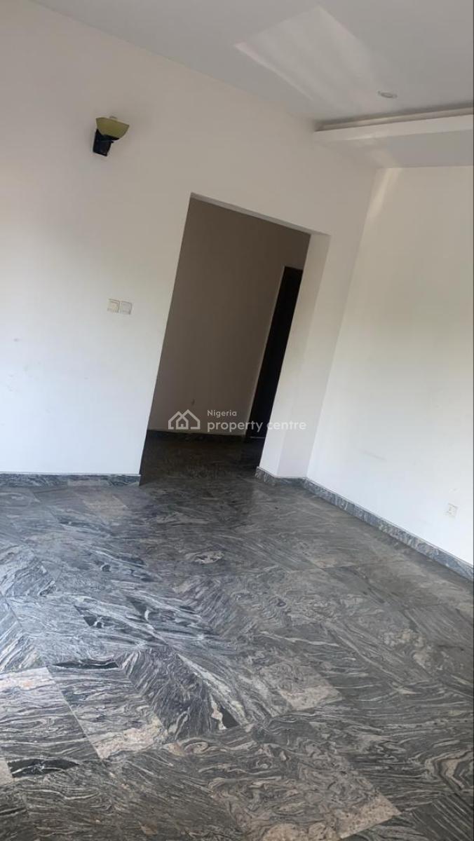 a 2bedroom Apartment with No Bq, Lekki Phase 1, Lekki, Lagos, Flat / Apartment for Rent