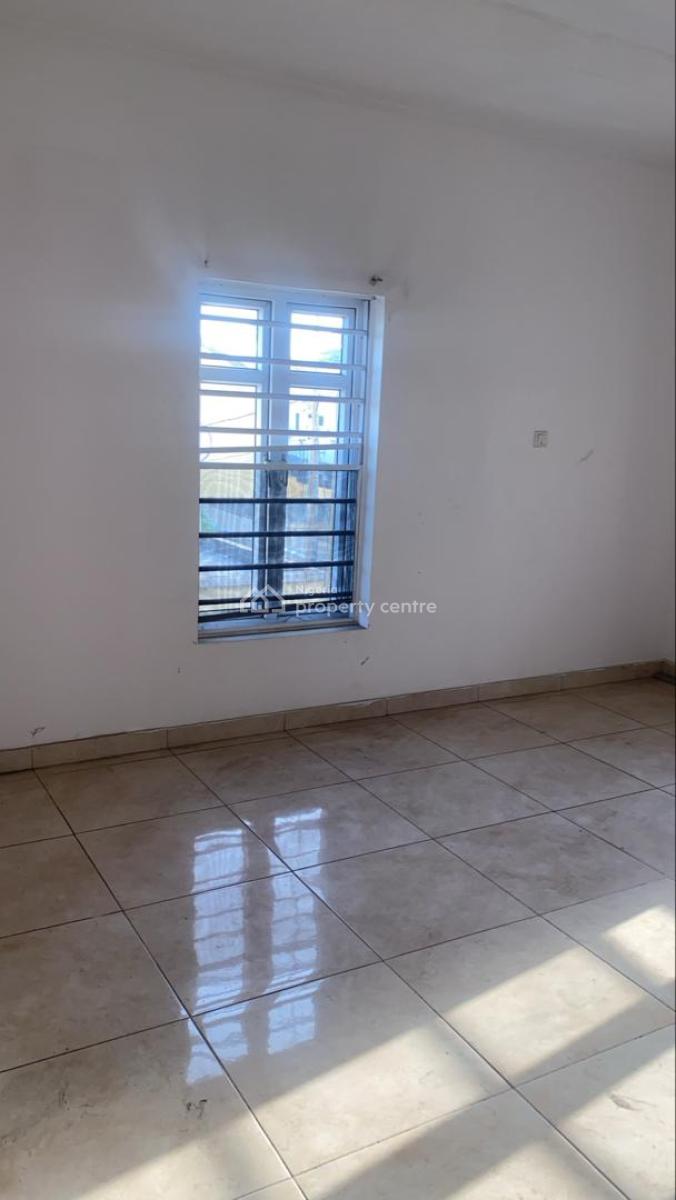 a 2bedroom Apartment with No Bq, Lekki Phase 1, Lekki, Lagos, Flat / Apartment for Rent