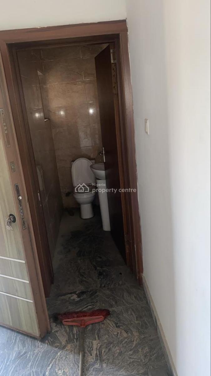 a 2bedroom Apartment with No Bq, Lekki Phase 1, Lekki, Lagos, Flat / Apartment for Rent