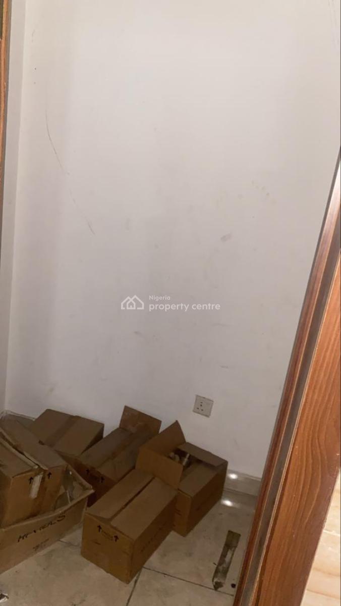 a 2bedroom Apartment with No Bq, Lekki Phase 1, Lekki, Lagos, Flat / Apartment for Rent
