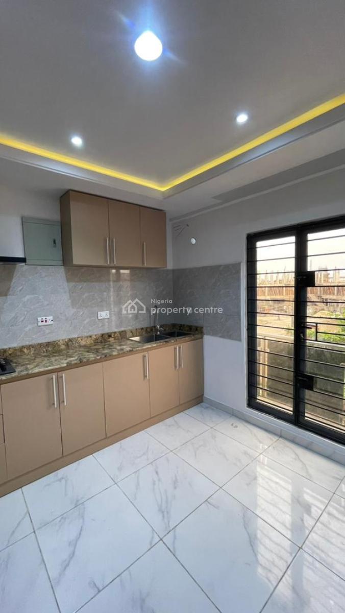 3 Bedroom Maisonette with a 2 Sitting Room,, Lekki Phase 1, Lekki, Lagos, House for Rent