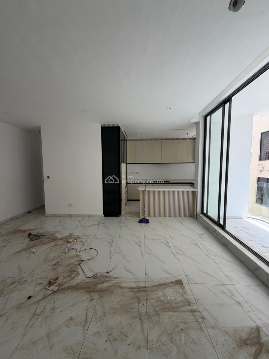Spacious 2 Bedroom Flat, Lekki Phase 1, Lekki, Lagos, Block of Flats for Sale
