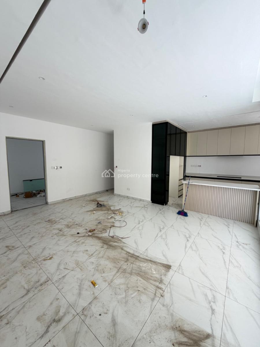 Spacious 2 Bedroom Flat, Lekki Phase 1, Lekki, Lagos, Block of Flats for Sale