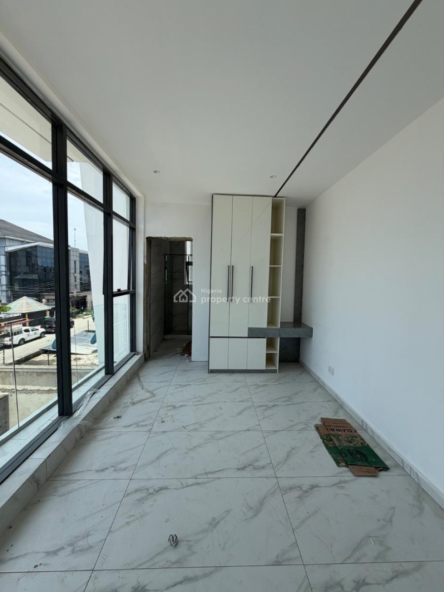 Spacious 2 Bedroom Flat, Lekki Phase 1, Lekki, Lagos, Block of Flats for Sale