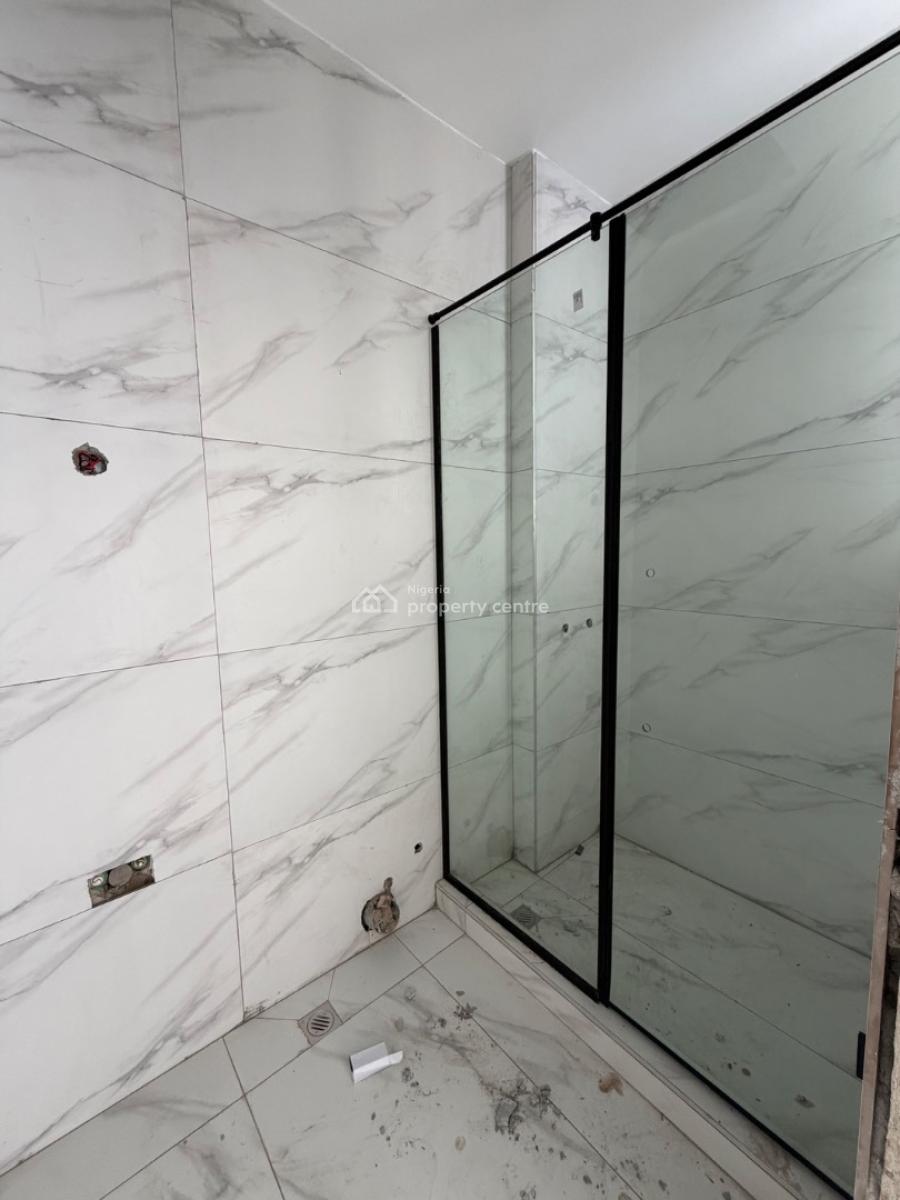 Spacious 2 Bedroom Flat, Lekki Phase 1, Lekki, Lagos, Block of Flats for Sale