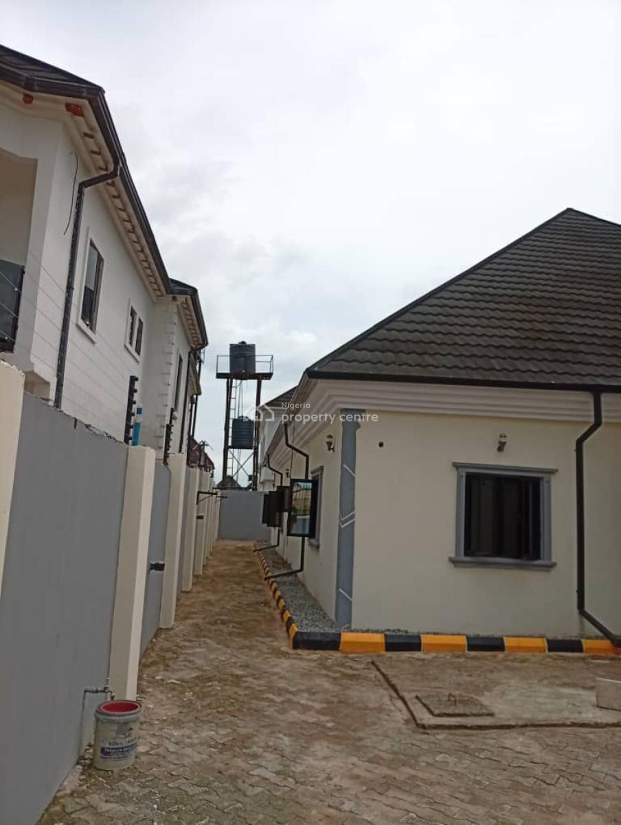 Modern 5 Bedroom Bungalow, All Rooms Fully Ensuite 100ft By 100ft Land, Irhirhi Road, Off Airport Road, Benin, Oredo, Edo, Terraced Bungalow for Sale