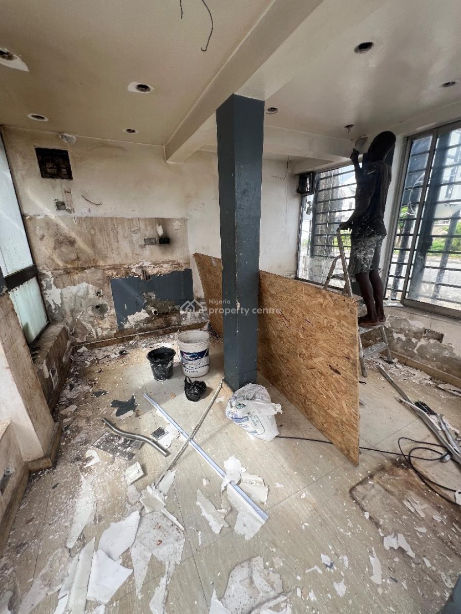 Shop Space Ground Floor Facing The Road, Adebayo Doherty Road, Lekki Phase 1, Lekki, Lagos, Shop for Rent