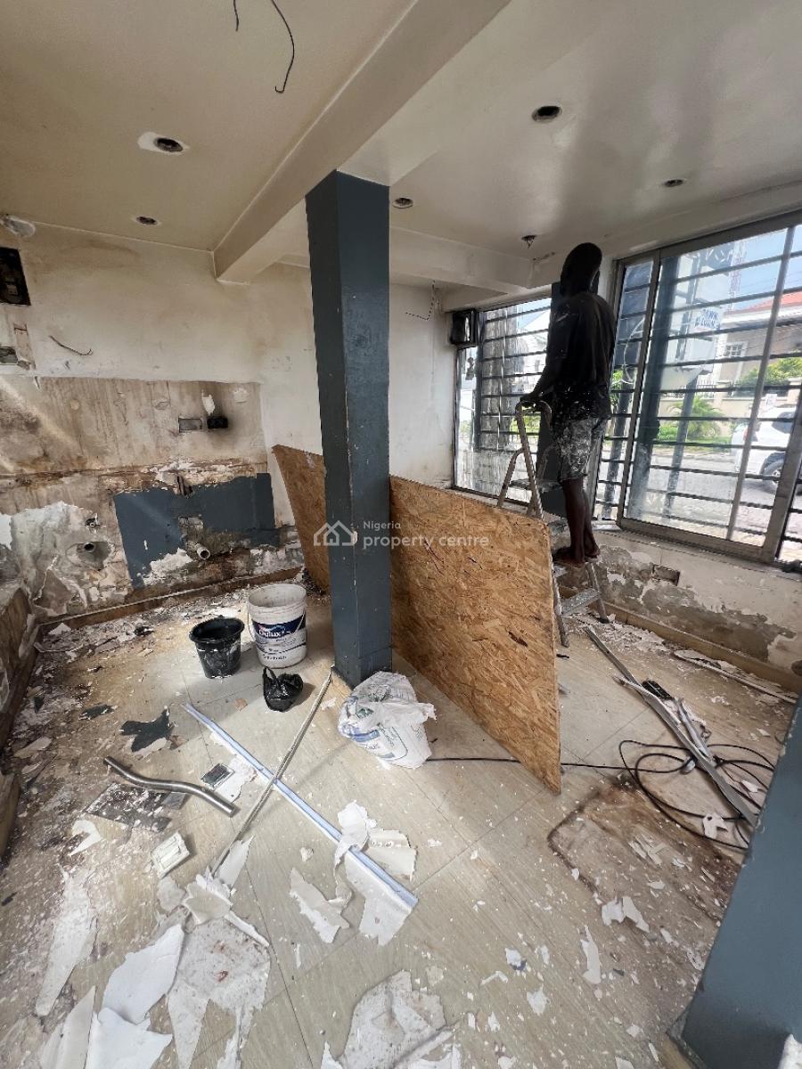 Shop Space Ground Floor Facing The Road, Adebayo Doherty Road, Lekki Phase 1, Lekki, Lagos, Shop for Rent